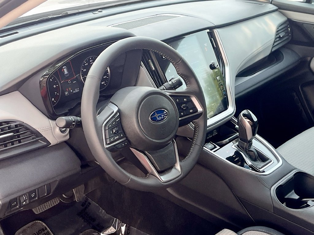 Used 2025 Subaru Outback Premium AWD/4WD image 9