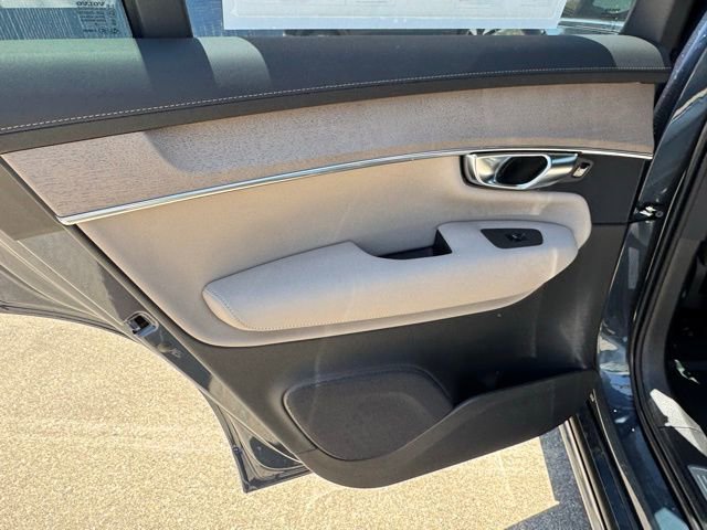 New 2025 Volvo XC90 B6 Plus w/ Protection Package Premier image 21