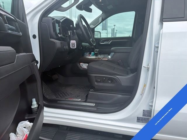 Used 2025 Chevrolet Silverado 1500 LT Trail Boss w/ Convenience Package II AWD/4WD image 17