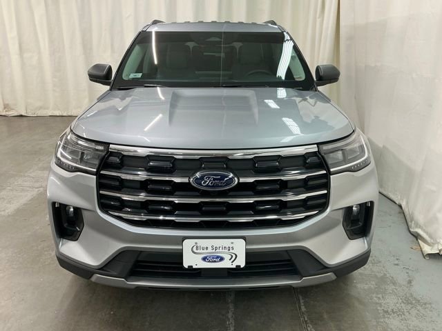 Used 2025 Ford Explorer Active w/ Active Comfort Package RWD image 9