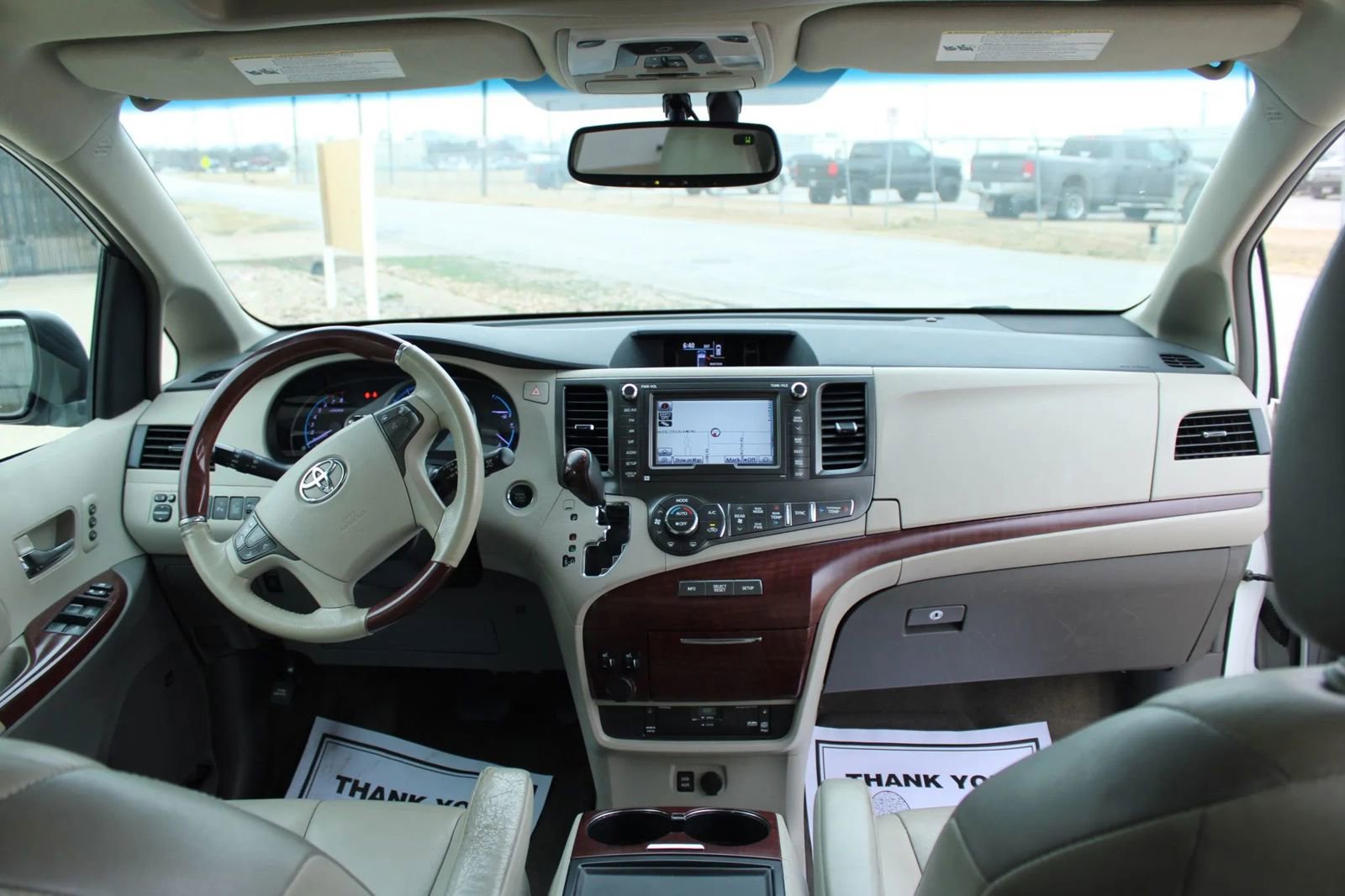 Used 2013 Toyota Sienna Limited w/ Premium Pkg image 11