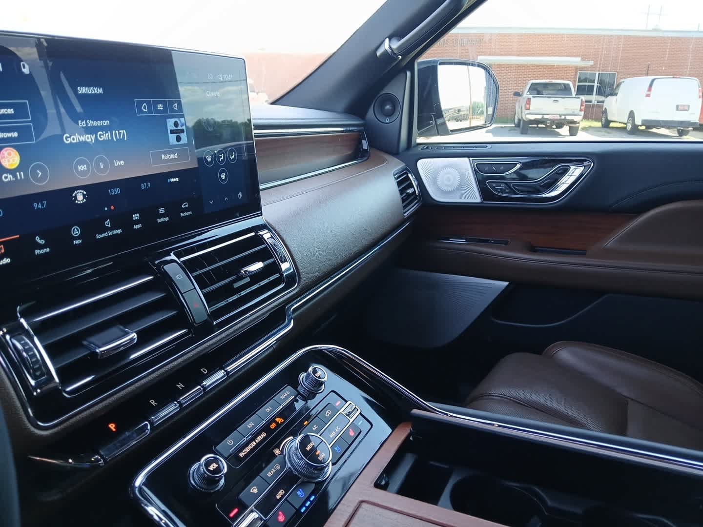 Used 2024 Lincoln Navigator Reserve AWD/4WD image 46