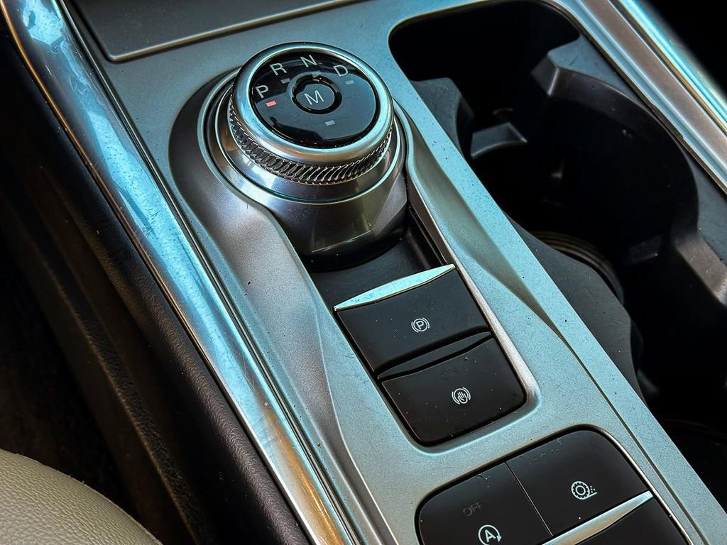 Used 2021 Ford Explorer Limited w/ Equipment Group 301A image 18