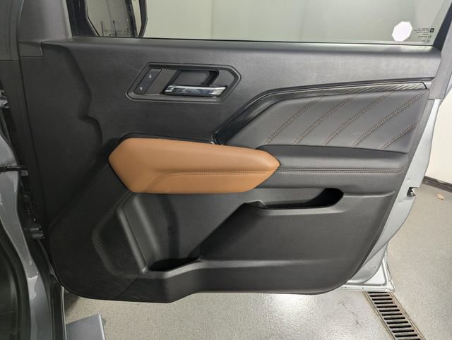Used 2024 GMC Canyon AT4 w/ Canyon Safety Plus Package image 27