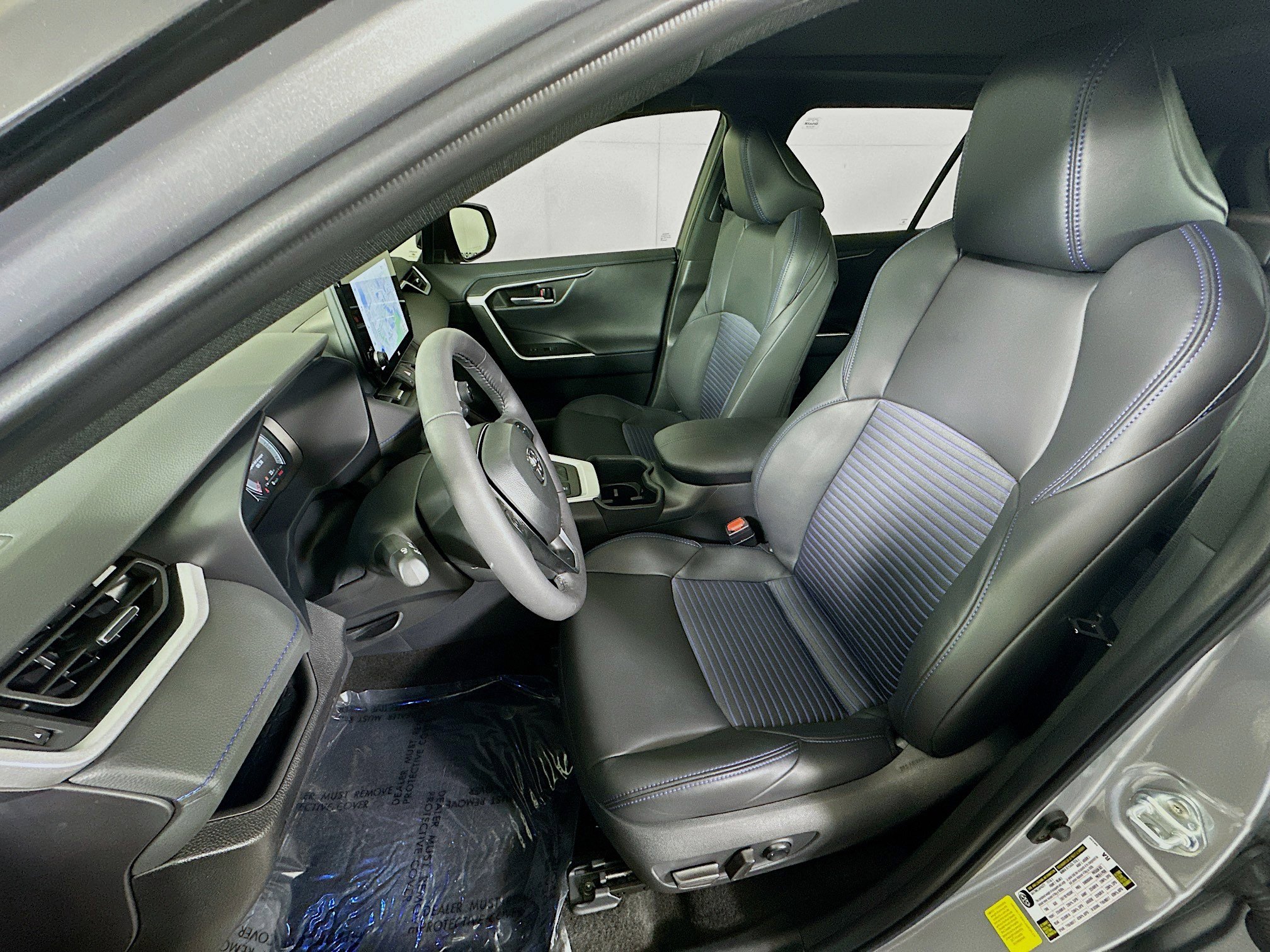 Used 2025 Toyota RAV4 XSE image 12