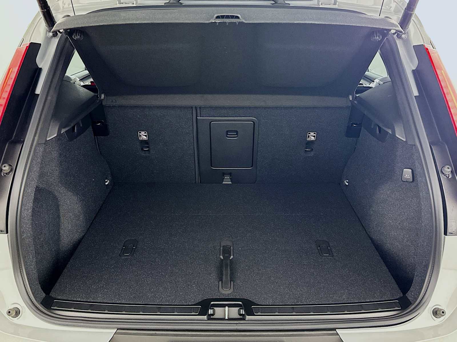 New 2026 Volvo XC40 B5 Plus w/ Protection Package Premier image 25