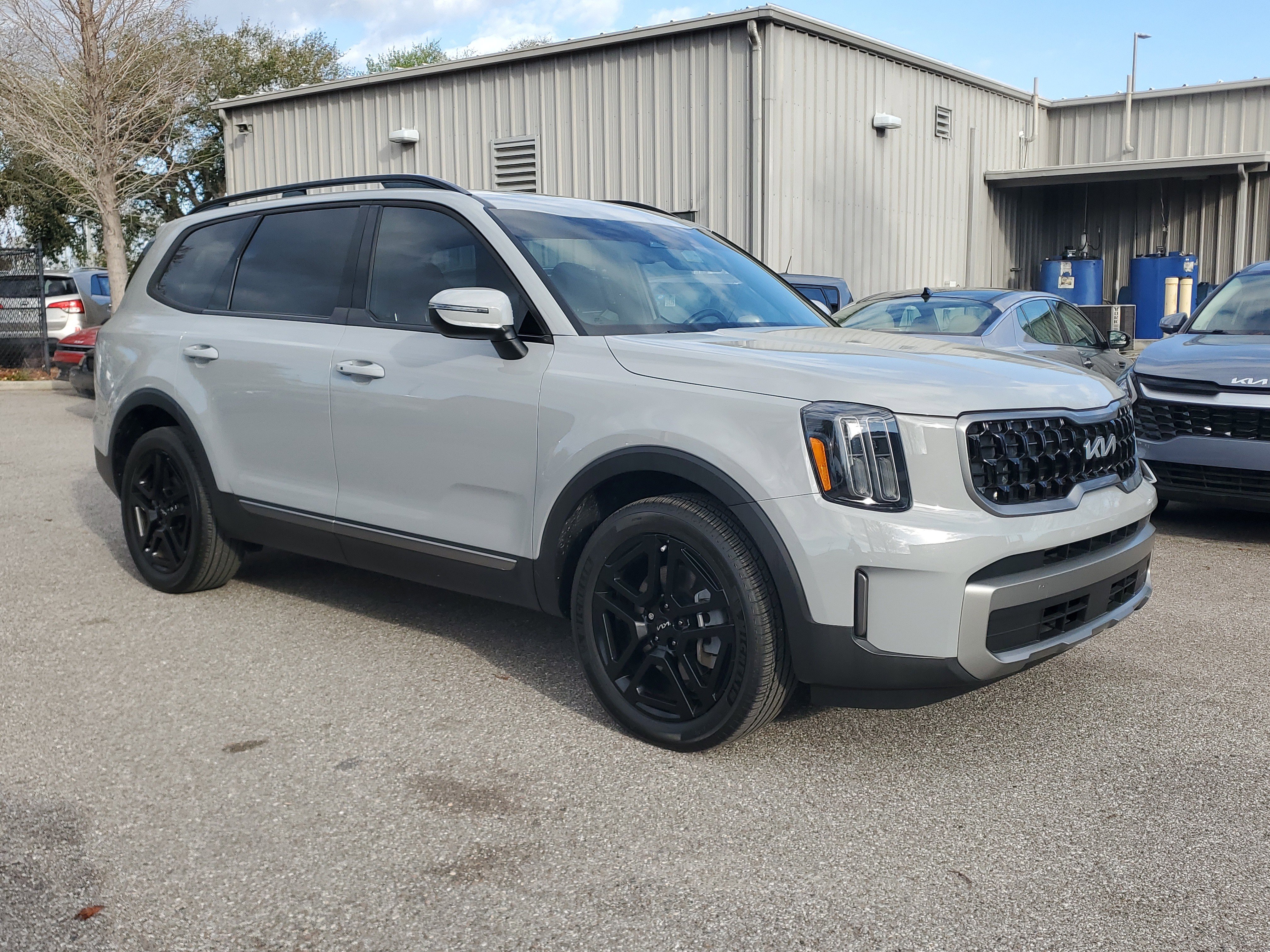Used 2023 Kia Telluride EX X-Line image 5