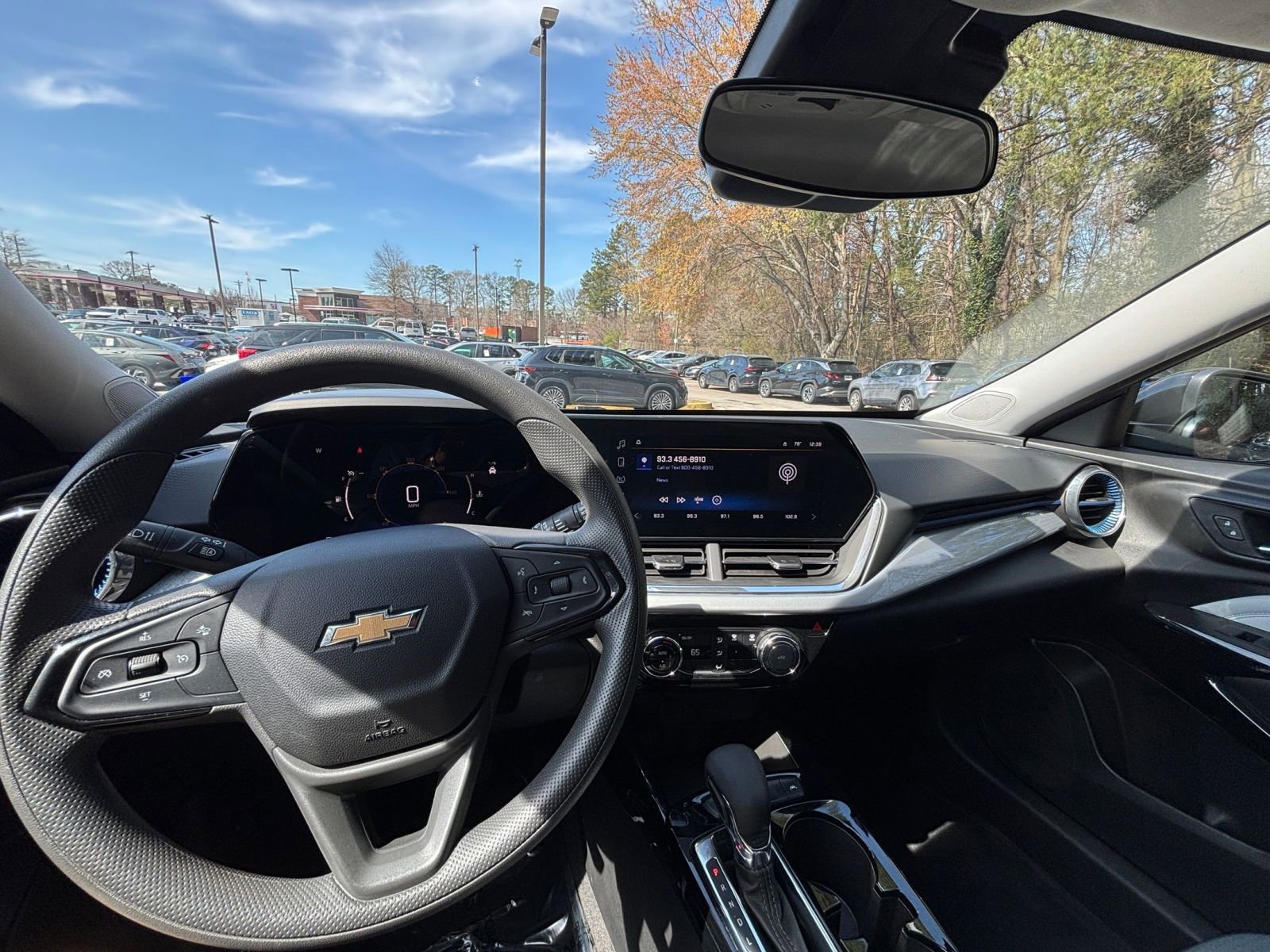 Used 2025 Chevrolet Trax LT image 34