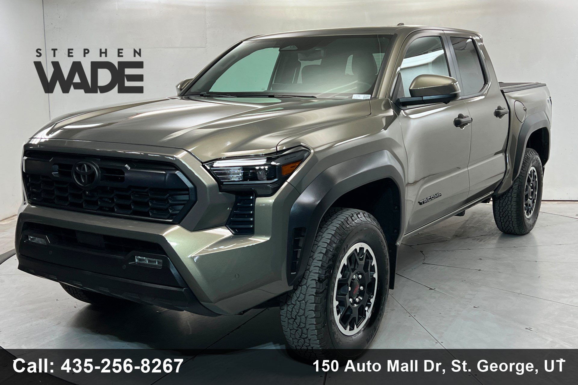 Used 2024 Toyota Tacoma TRD Off-Road AWD/4WD image 1