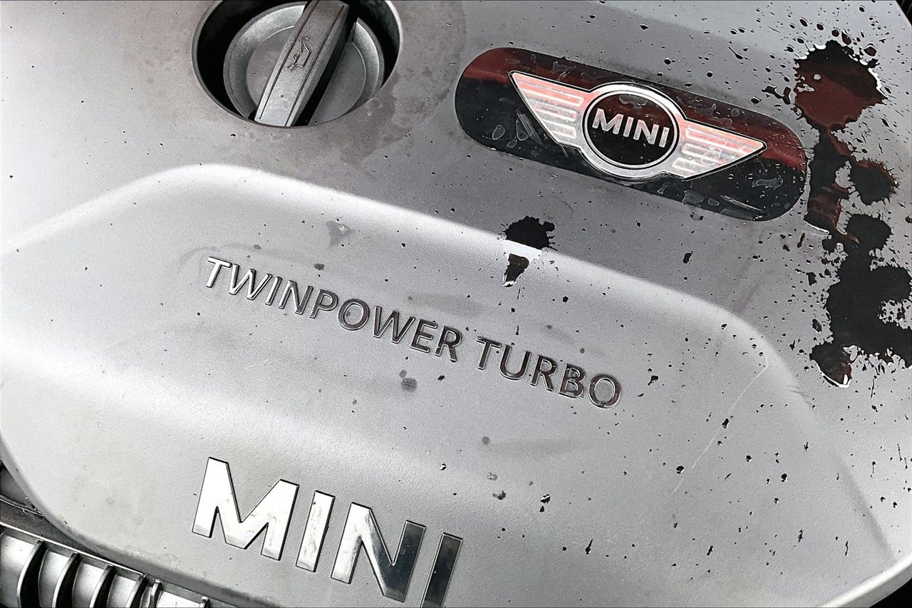 Used 2019 MINI Cooper S w/ Signature Upholstery Package image 30