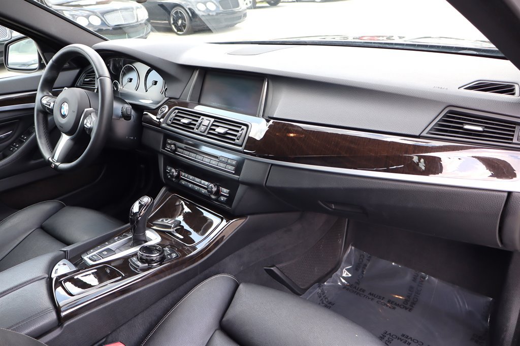 Used 2014 BMW 550i xDrive Sedan AWD/4WD image 18