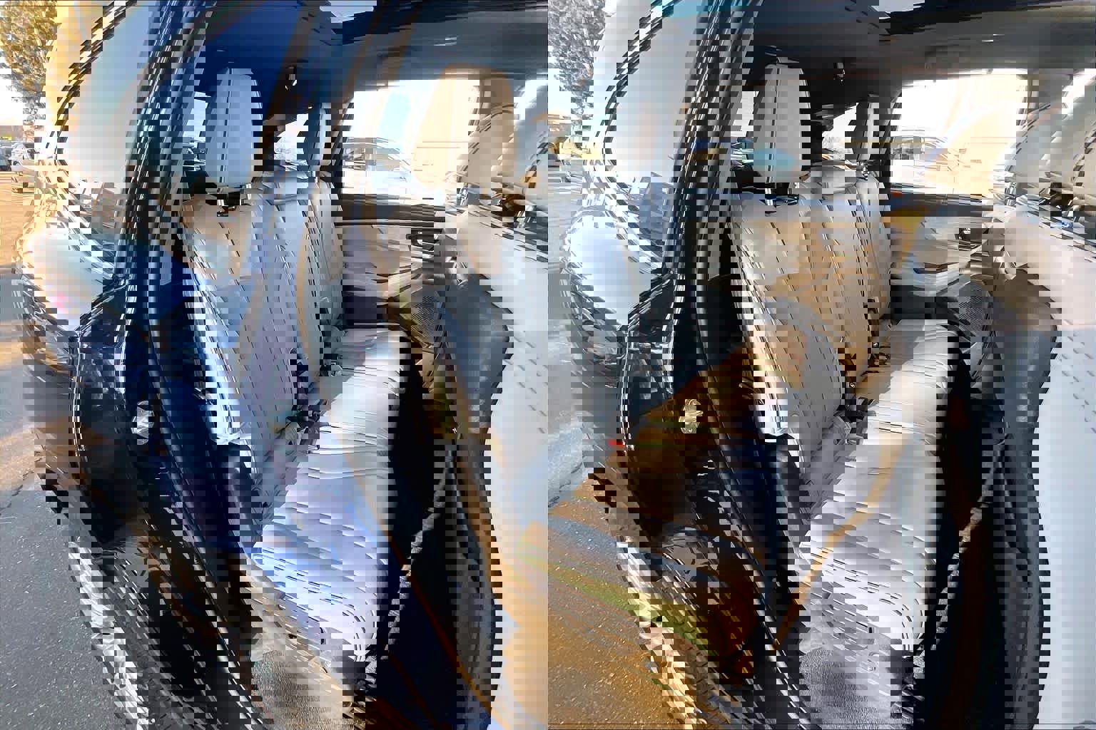 Used 2023 Acura MDX SH-AWD w/ Advance Package image 29