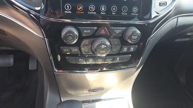 Used 2022 Jeep Grand Cherokee Limited w/ Tech Group image 22