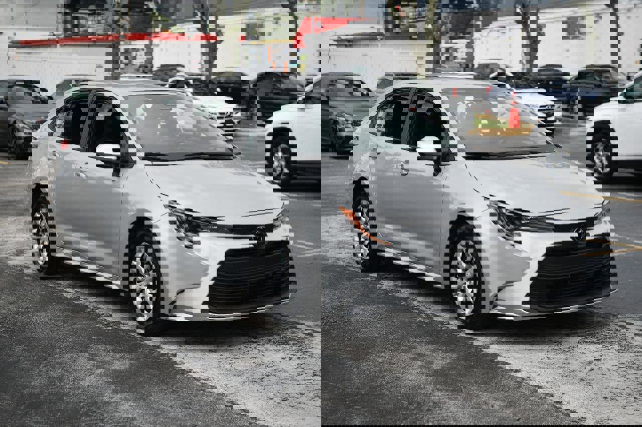 Used 2024 Toyota Corolla LE