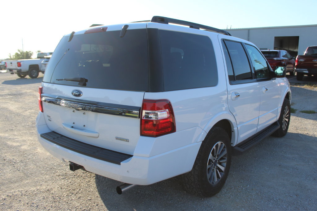 Used 2017 Ford Expedition XLT w/ Equipment Group 201A AWD/4WD image 6