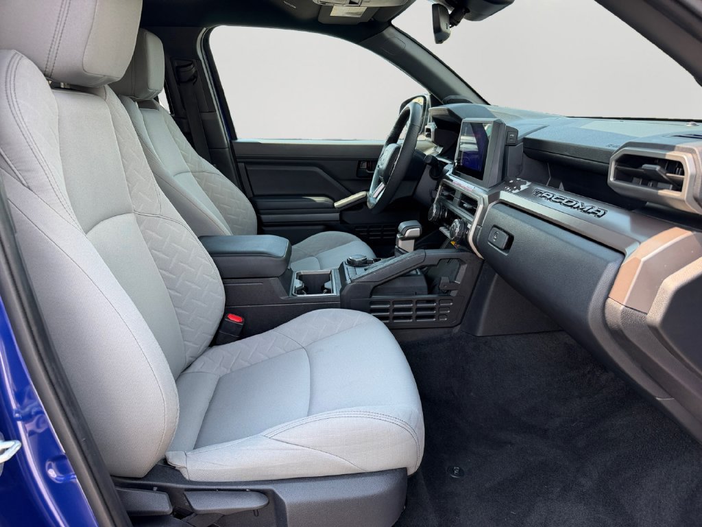 Certified 2024 Toyota Tacoma SR5 AWD/4WD image 8