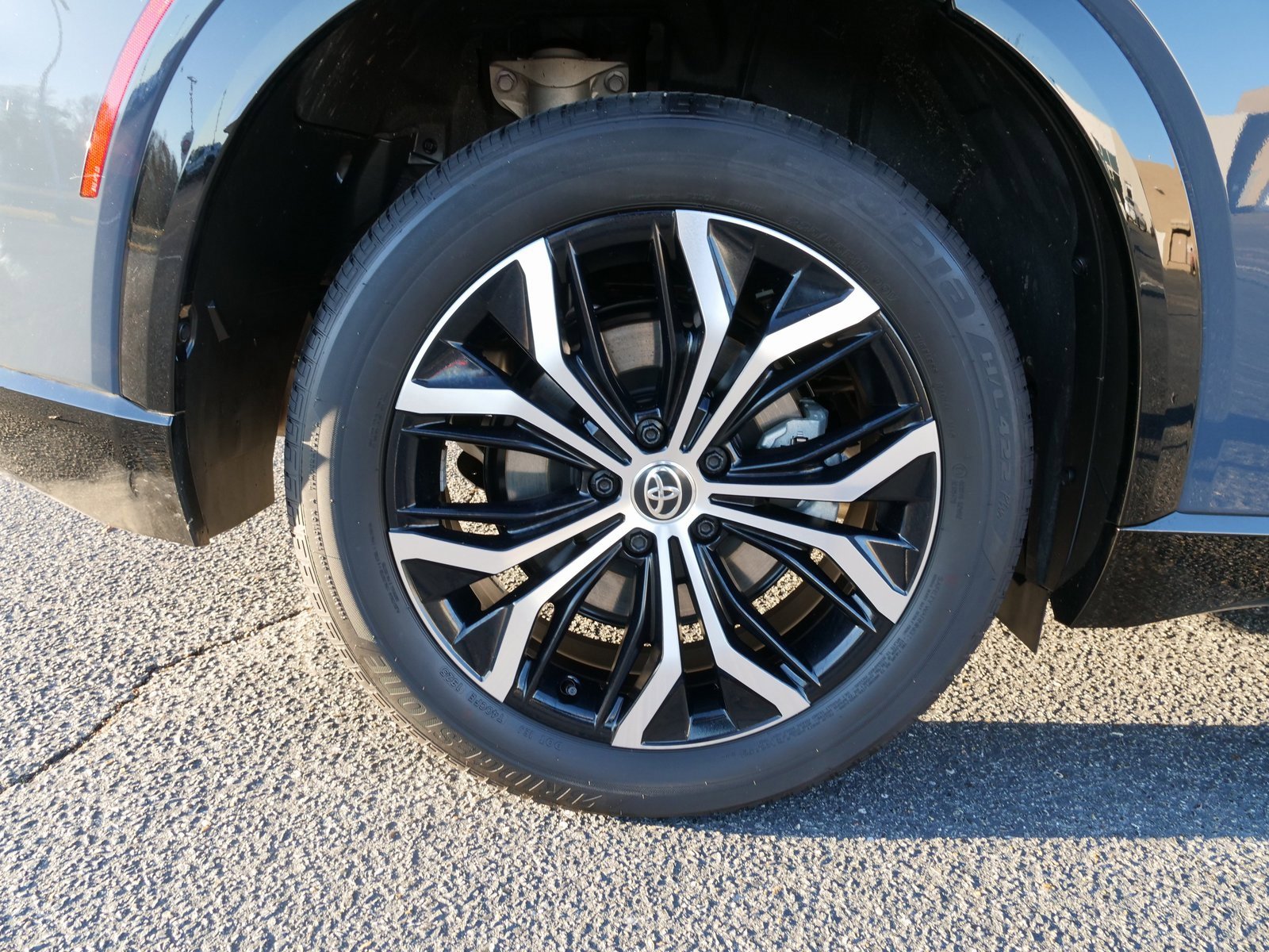 Used 2025 Toyota Crown Signia image 11