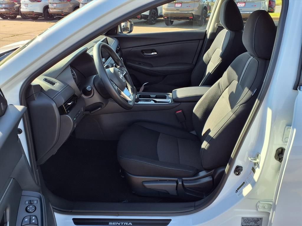 New 2025 Nissan Sentra SV w/ Trunk Package image 12