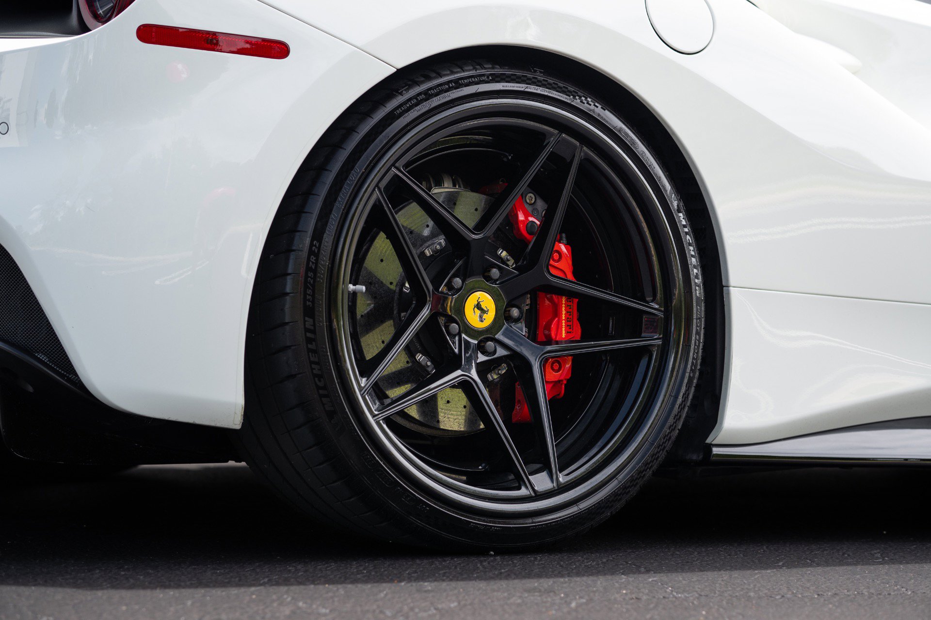 Used 2016 Ferrari 488 GTB RWD image 17