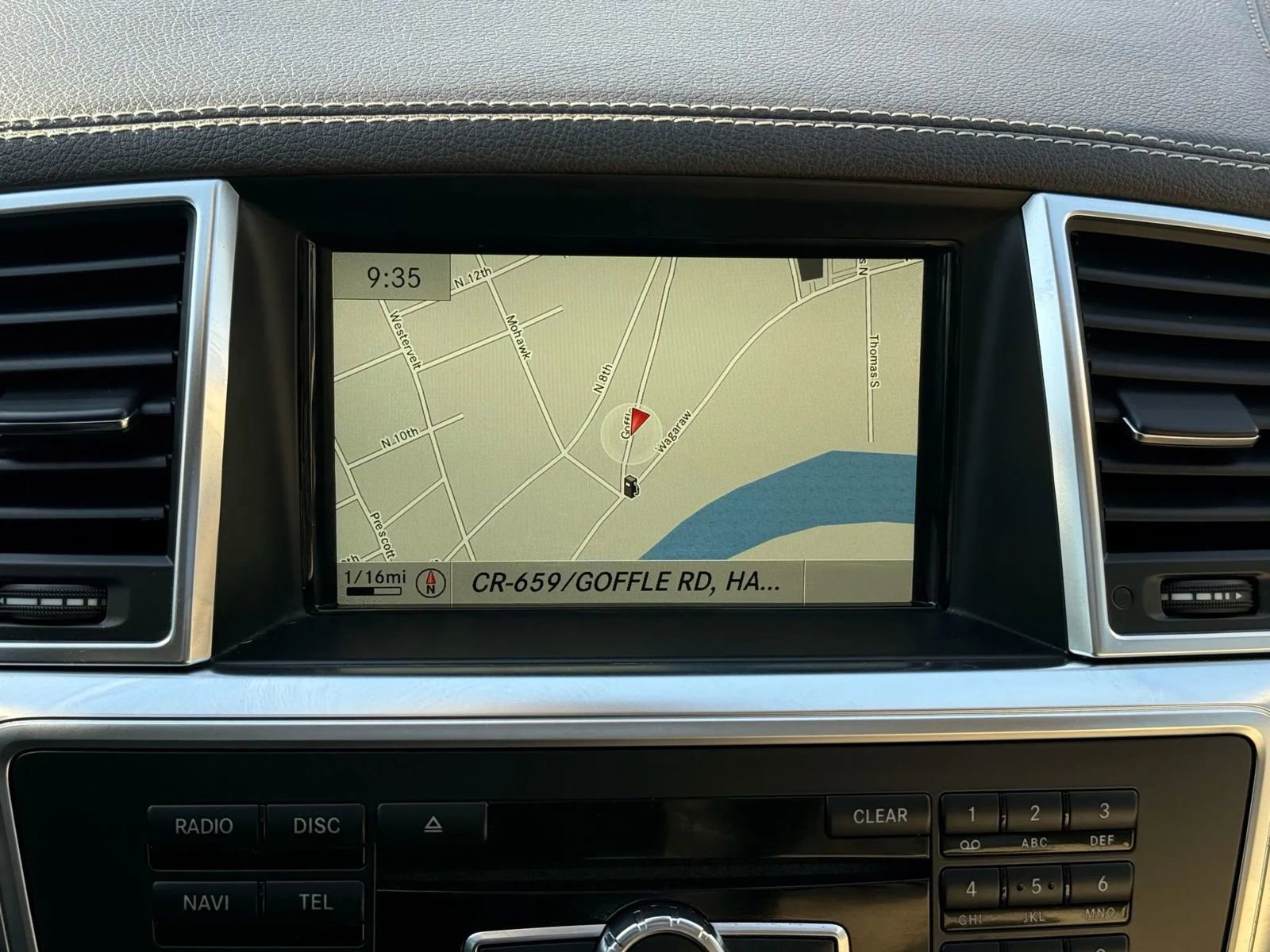 Used 2015 Mercedes-Benz GL 450 4MATIC image 29