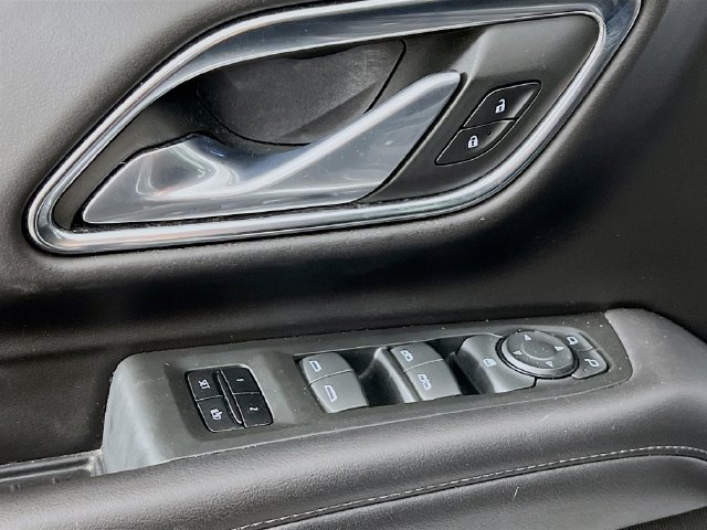 Used 2022 Chevrolet Suburban LT AWD/4WD image 9