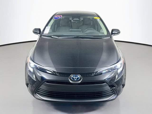 Used 2025 Toyota Corolla LE FWD image 3