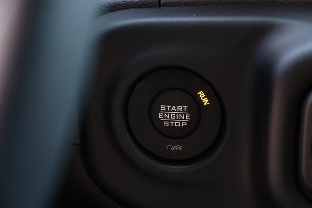 Used 2023 Jeep Wrangler Unlimited Rubicon AWD/4WD image 17