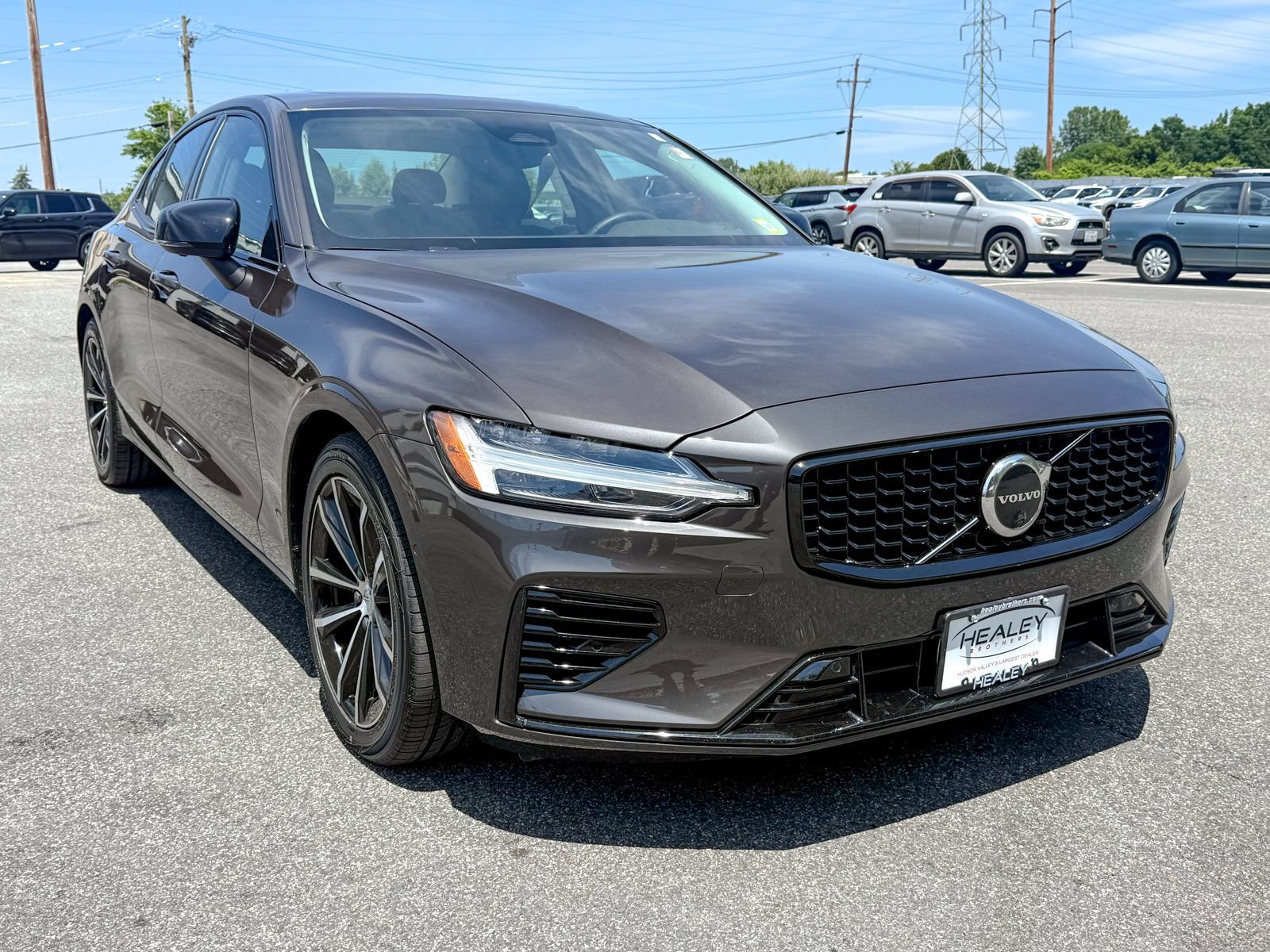 Used 2023 Volvo S60 T8 Plus AWD/4WD video 1