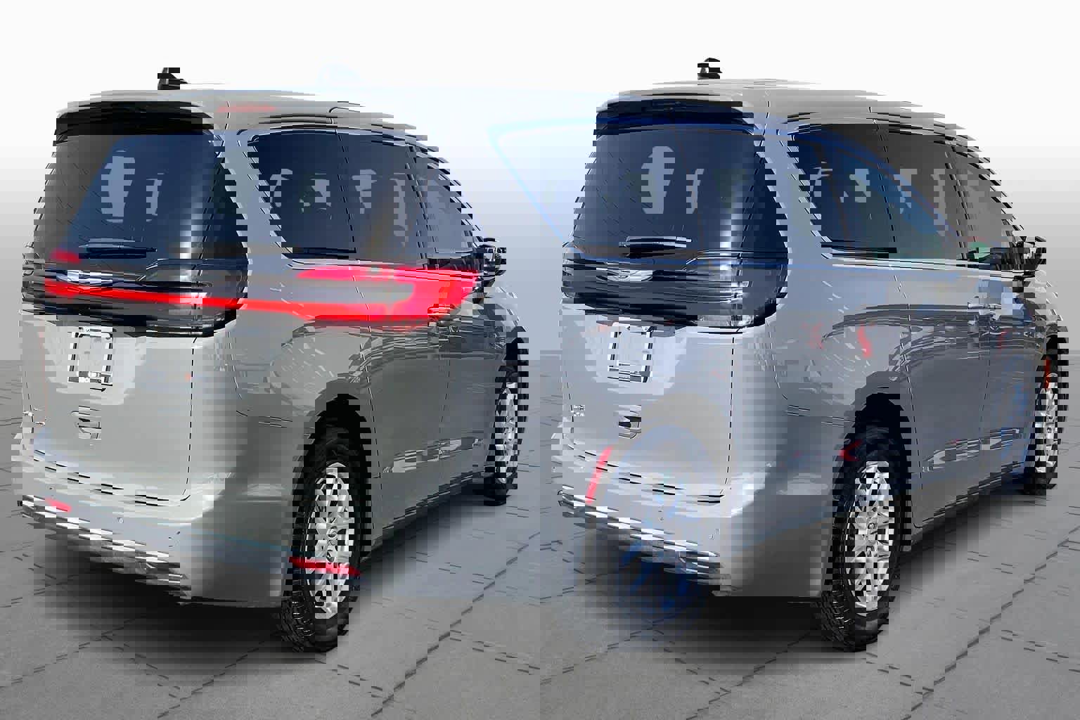 Used 2025 Chrysler Pacifica Select FWD image 13