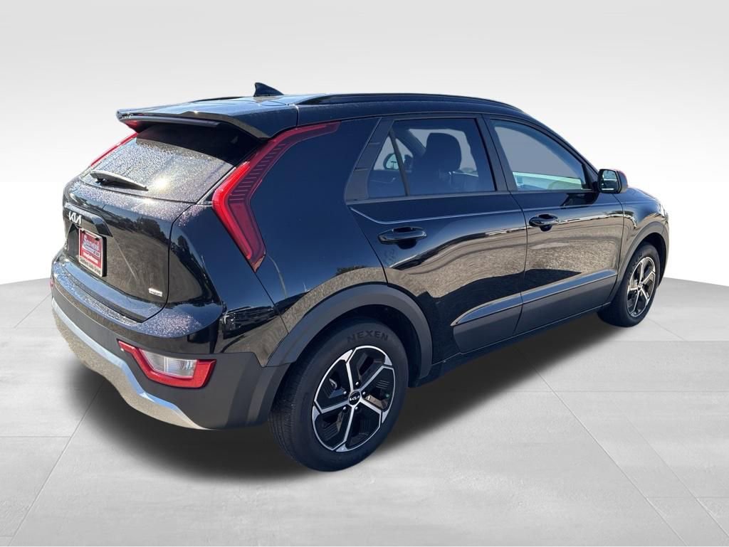 Used 2023 Kia Niro LX FWD image 5