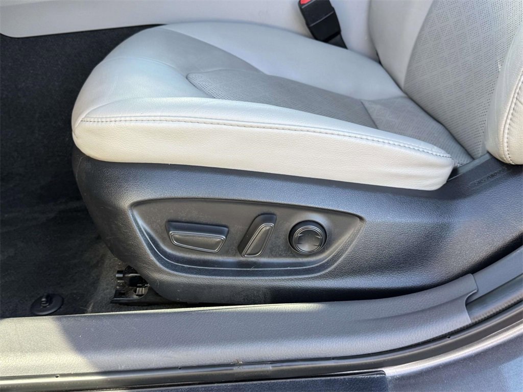 Used 2023 Toyota Camry XSE image 19