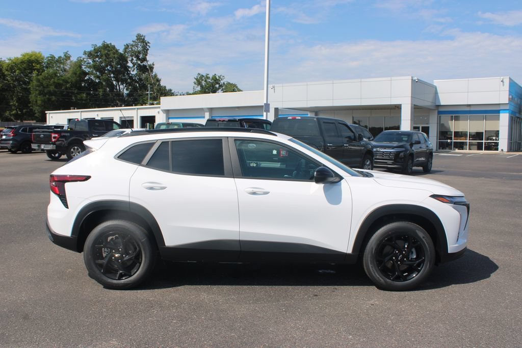 New 2026 Chevrolet Trax LT w/ Driver Confidence Package FWD image 11
