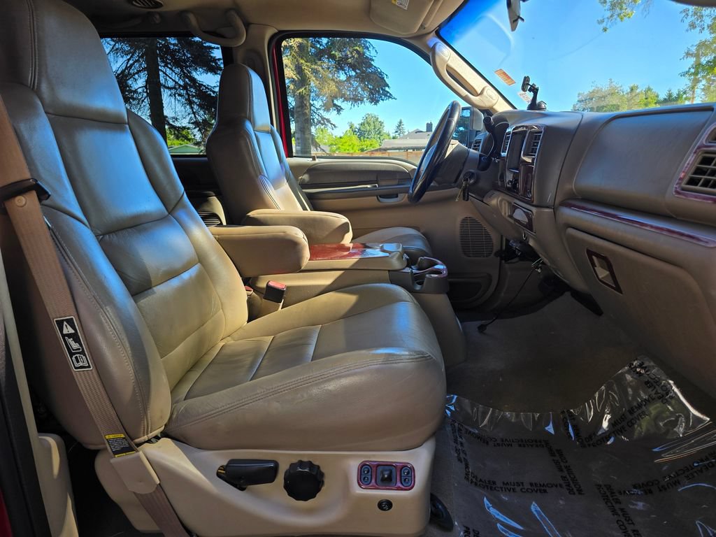 Used 2004 Ford Excursion XLT AWD/4WD image 19