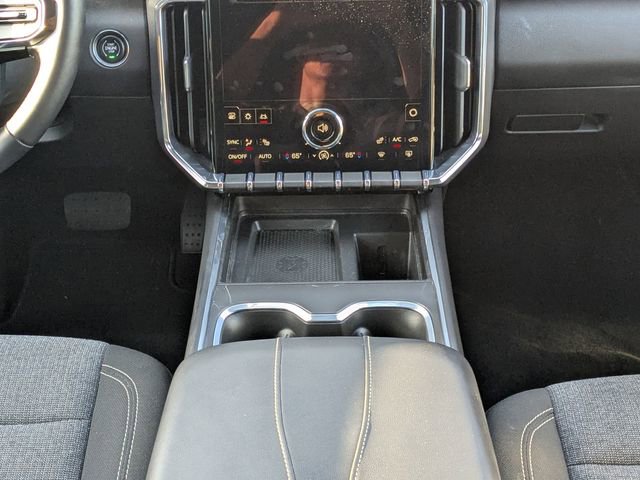 Used 2025 GMC Acadia Elevation image 19