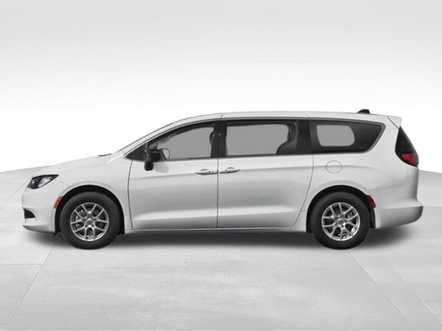 Used 2023 Chrysler Voyager LX FWD image 38