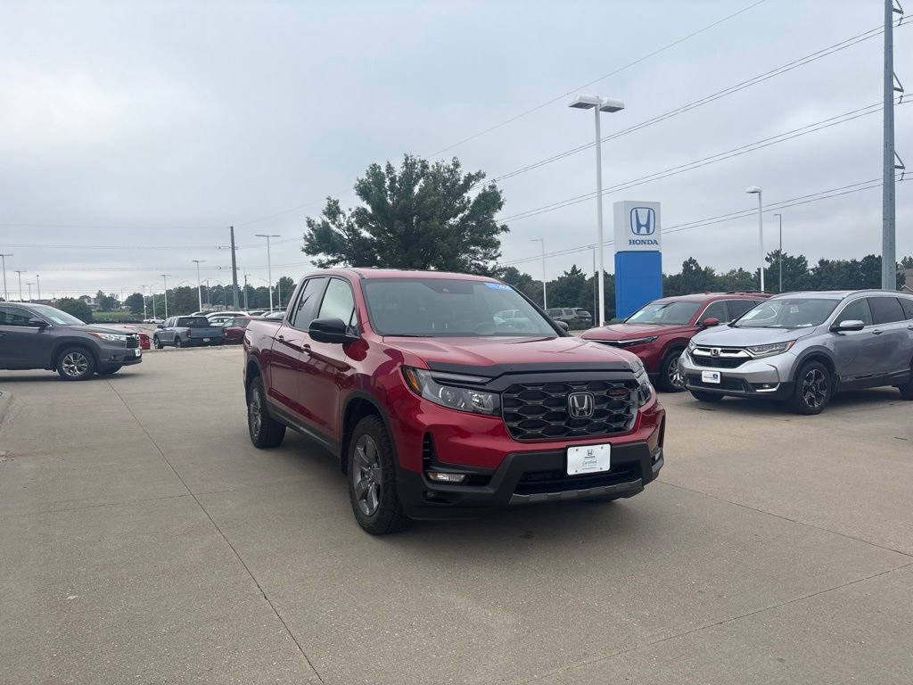 Used 2025 Honda Ridgeline TrailSport image 3