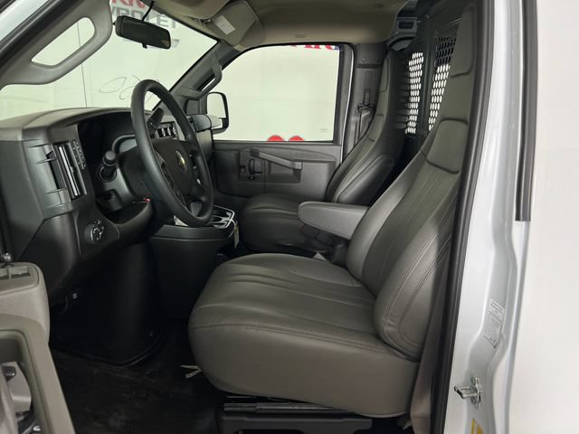 New 2026 Chevrolet Express 2500 w/ Driver Convenience Package RWD image 9