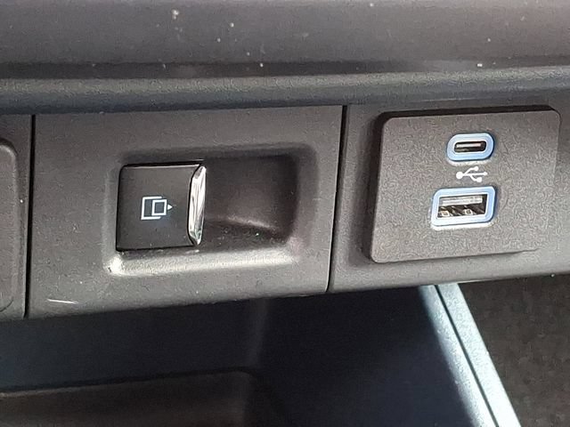 Certified 2024 Ford Maverick Lariat w/ Black Appearance Package FWD image 25