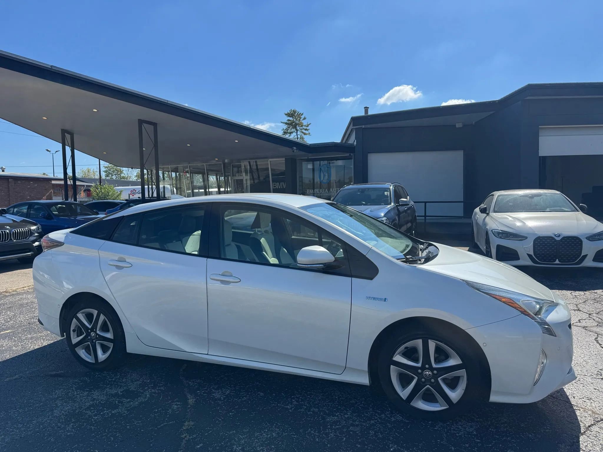 Used 2018 Toyota Prius Three Touring image 9