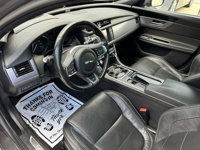 Used 2016 Jaguar XF R-Sport AWD/4WD image 31