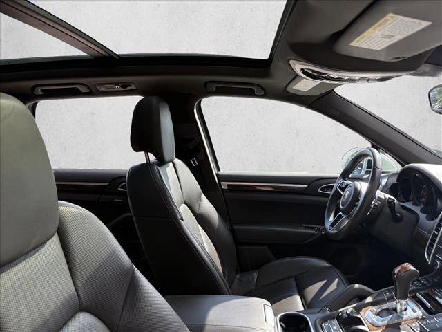 Used 2016 Porsche Cayenne image 23