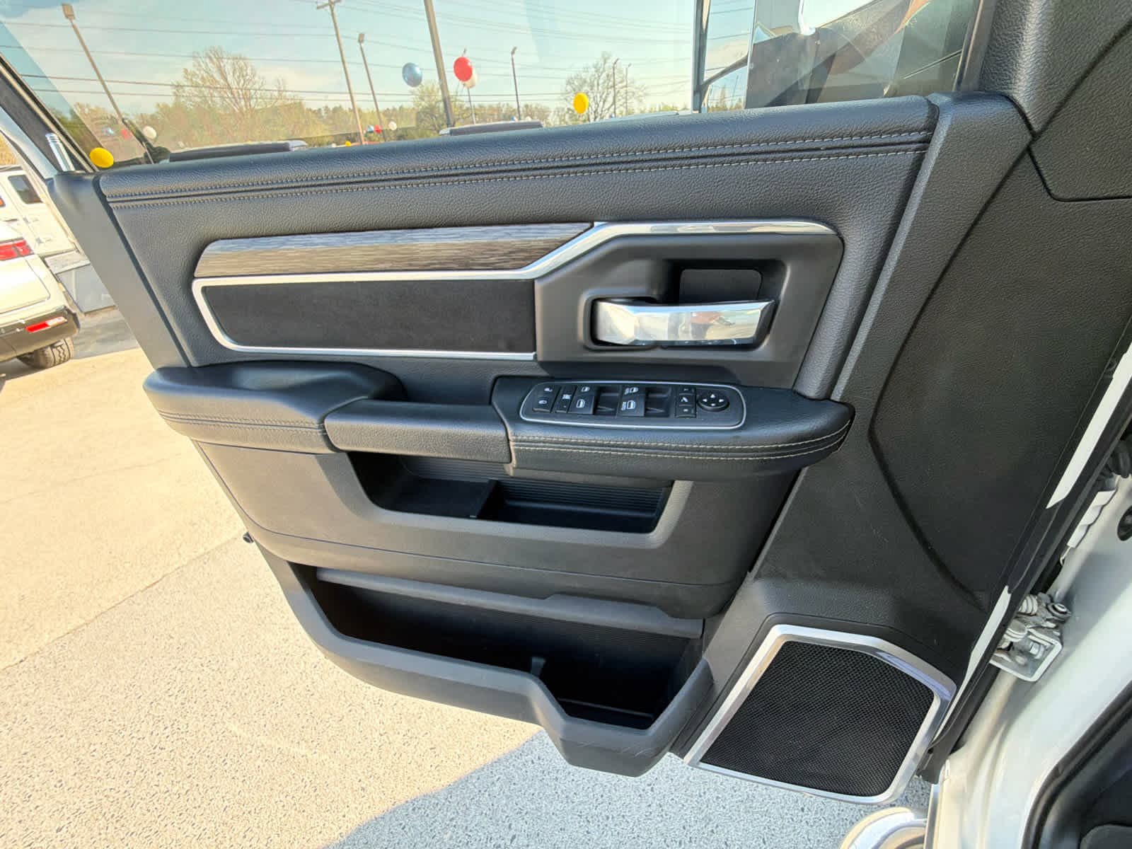 Used 2021 RAM 2500 Laramie w/ Snow Chief Group AWD/4WD image 18