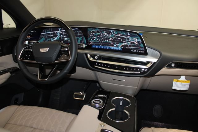 New 2026 Cadillac Lyriq Signature Luxury w/ Nappa Leather Package AWD/4WD image 11