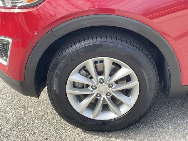 Used 2018 Kia Sorento LX image 9