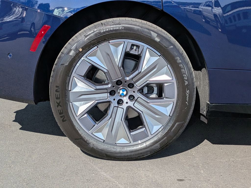 New 2026 BMW iX xDrive60 image 27