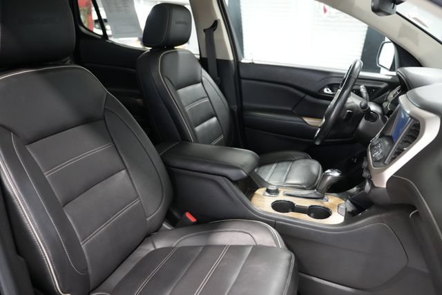 Used 2017 GMC Acadia Denali w/ Technology Package AWD/4WD image 17