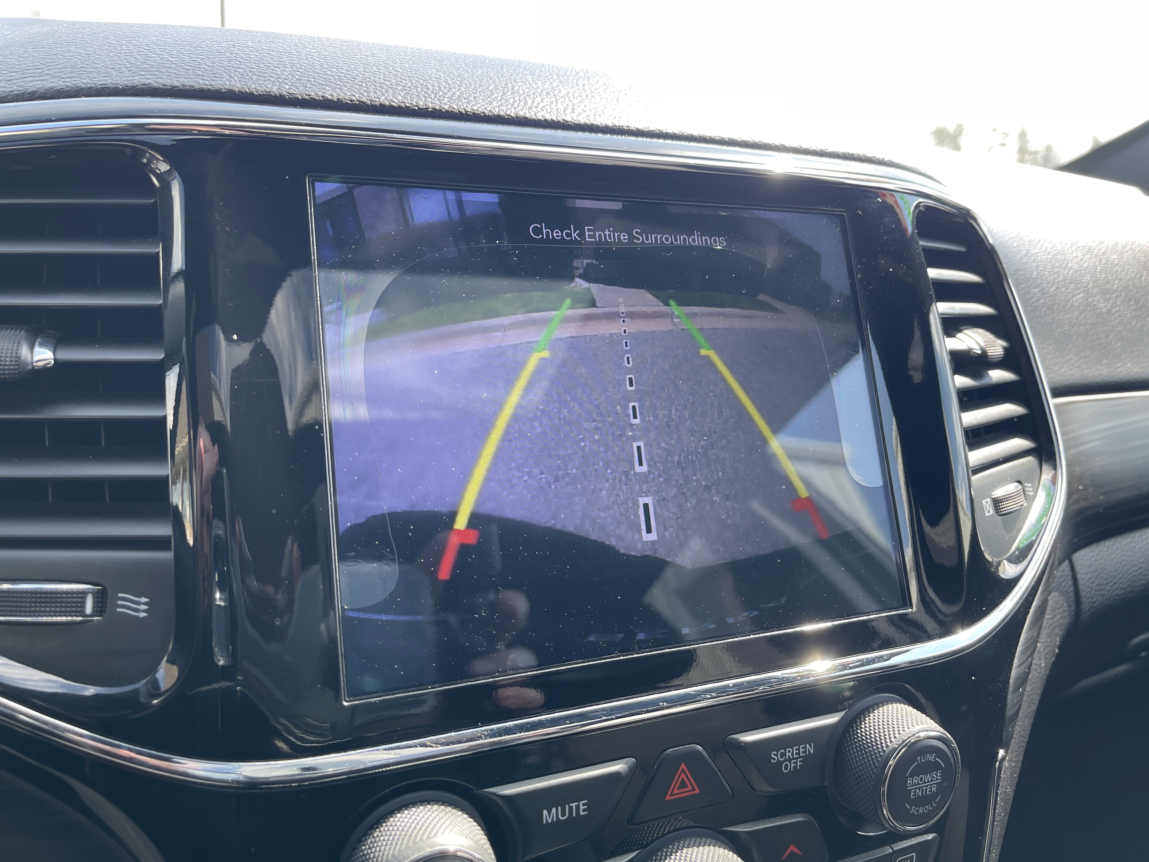 Used 2020 Jeep Grand Cherokee Altitude AWD/4WD image 19