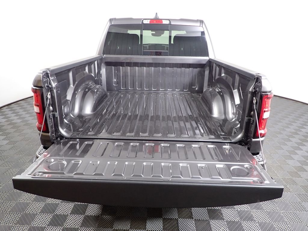 New 2026 RAM 1500 Express AWD/4WD image 16