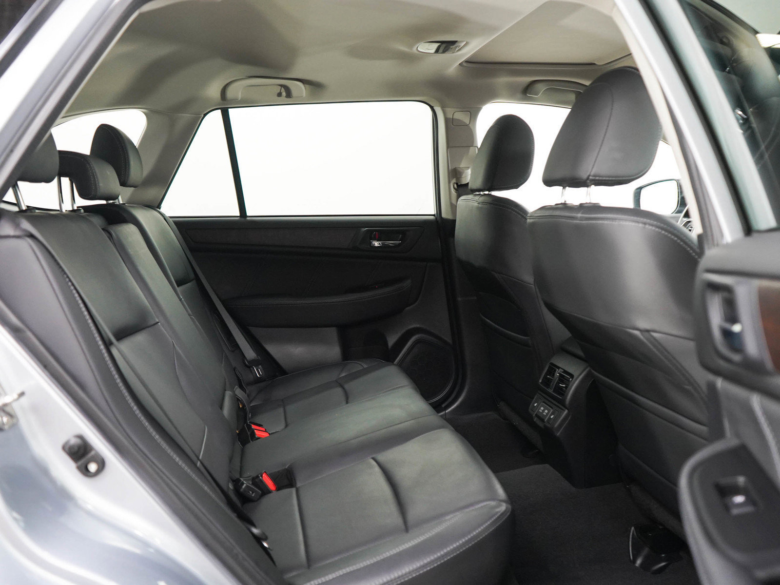 Used 2019 Subaru Outback 2.5i Limited w/ Popular Package #2 AWD/4WD image 12