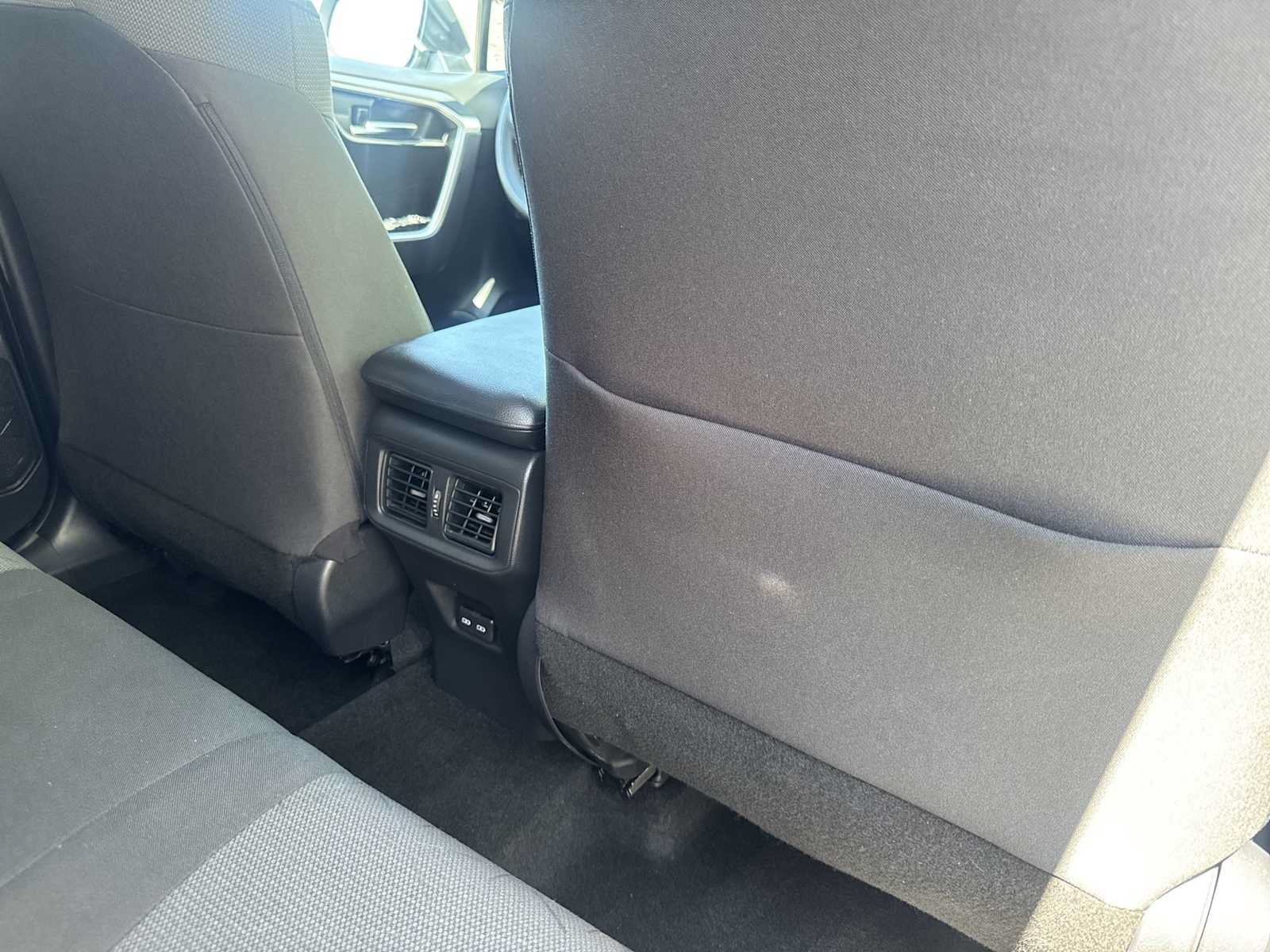 Used 2022 Toyota RAV4 XLE FWD image 15